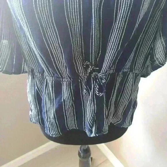 Abercrombie & Fitch Womens XS Blue And White Pinstripe Off The Shoulder Top - Picture 8 of 12